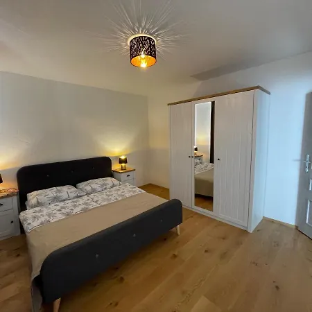 Dumbier Apartment *